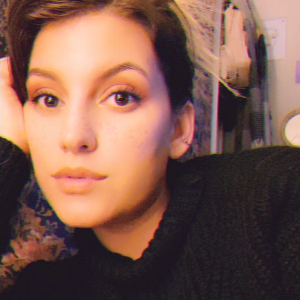 Meet your Posher, Christina